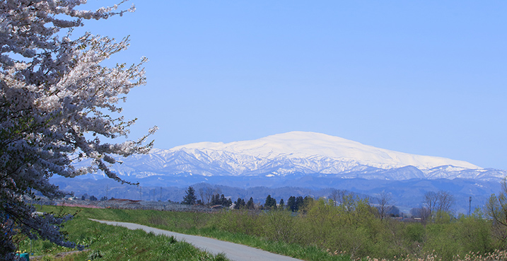 月山　山形の風景